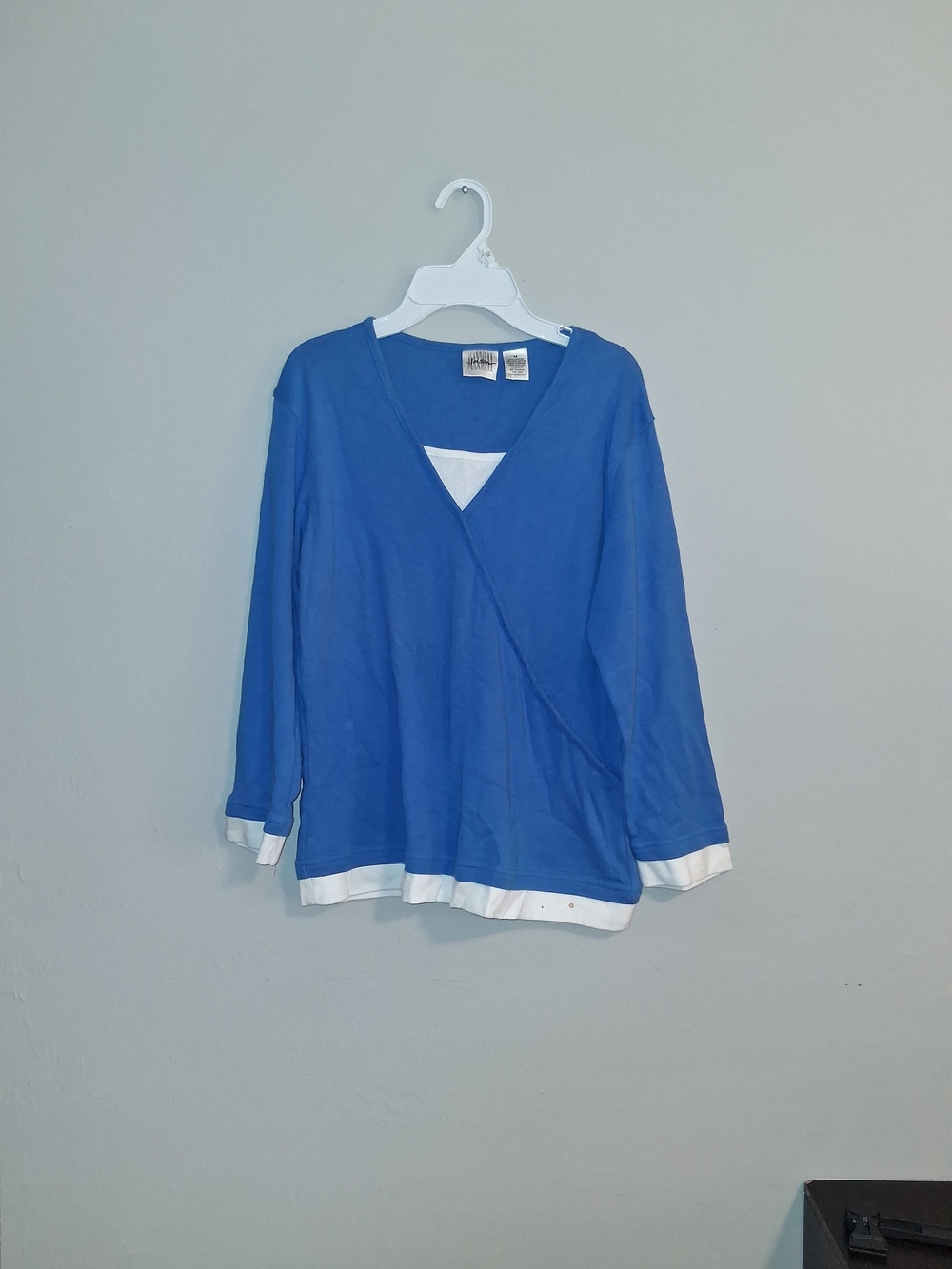 jason maxwell Blue V-Neck Wrap Long Sleeve Top with White Trim